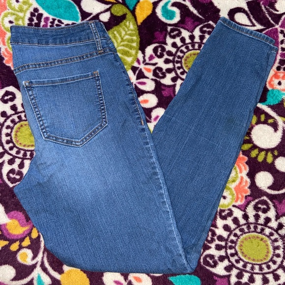 Old Navy Size 8 Super Skinny Midrise Jeans - Picture 3 of 3
